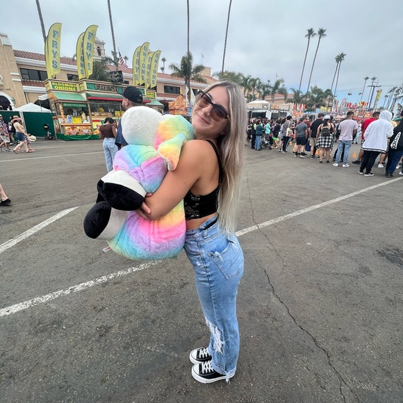 Meet your Posher, Olivia - Picture 3 of 5